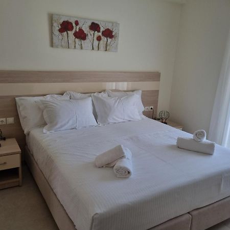 Chrysanthe'S Apartments No2 Poros Town Bagian luar foto