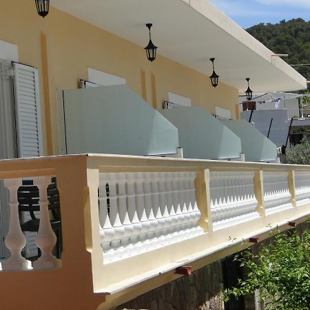 Chrysanthe'S Apartments No2 Poros Town Bagian luar foto