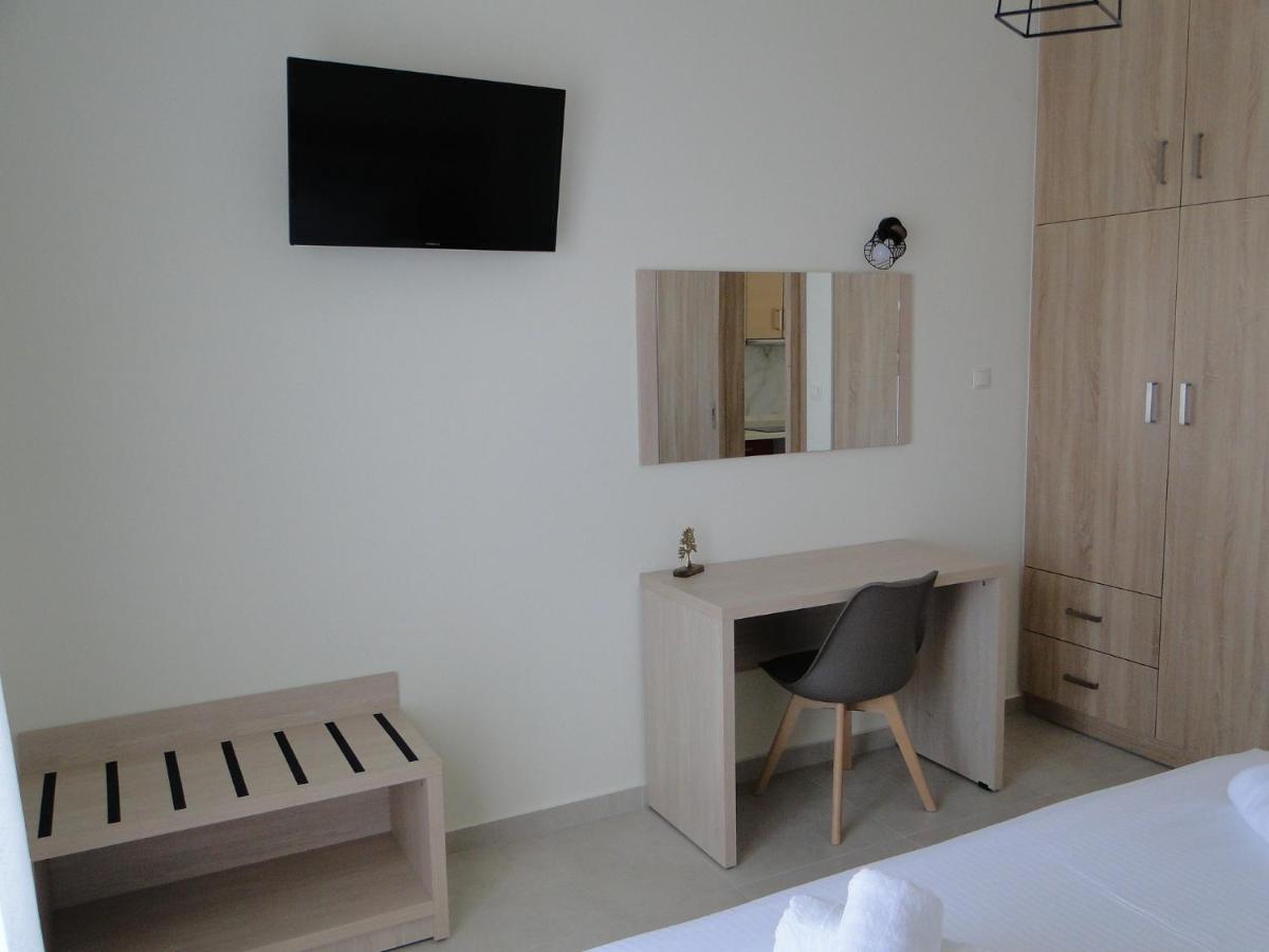 Chrysanthe'S Apartments No2 Poros Town Bagian luar foto