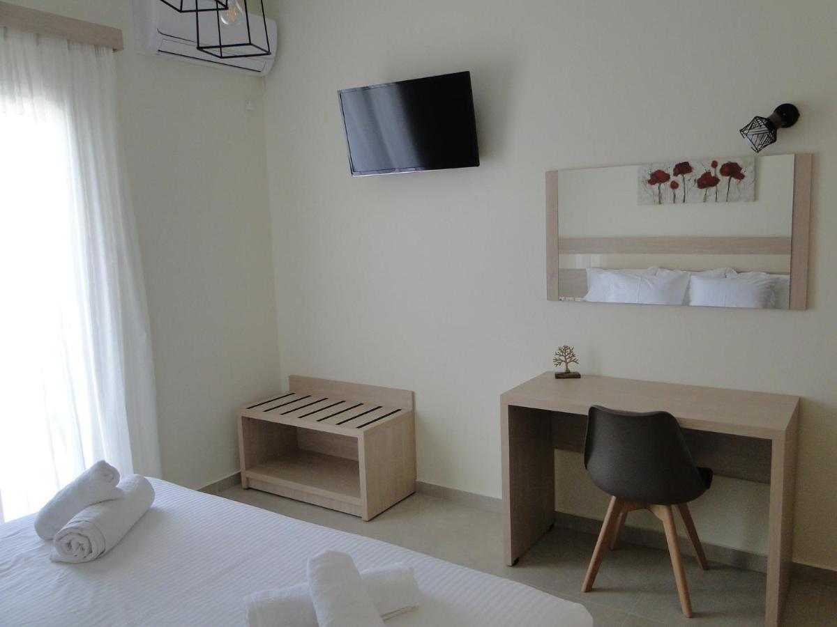 Chrysanthe'S Apartments No2 Poros Town Bagian luar foto