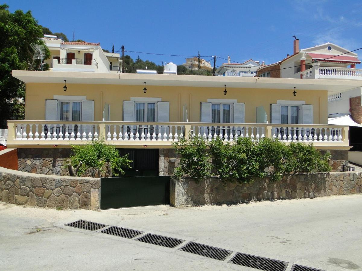 Chrysanthe'S Apartments No2 Poros Town Bagian luar foto