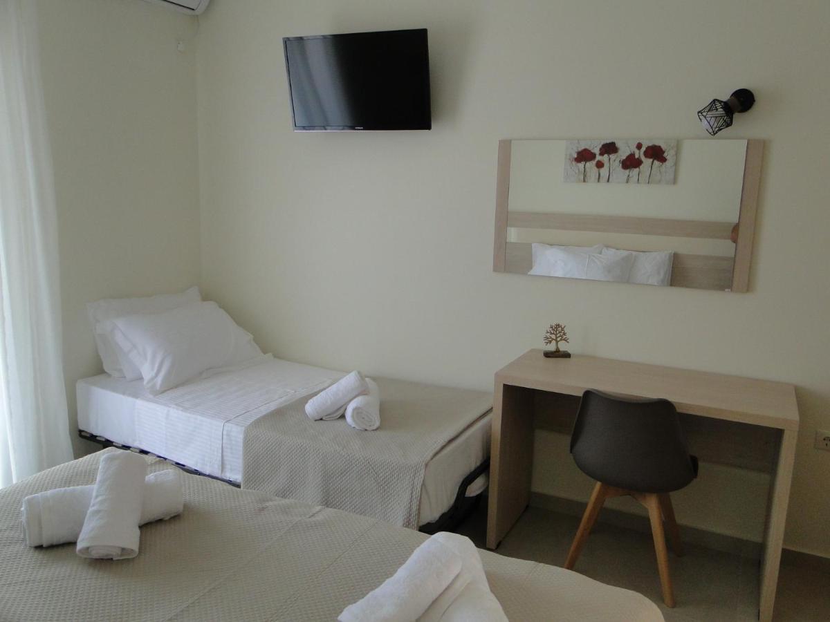 Chrysanthe'S Apartments No2 Poros Town Bagian luar foto