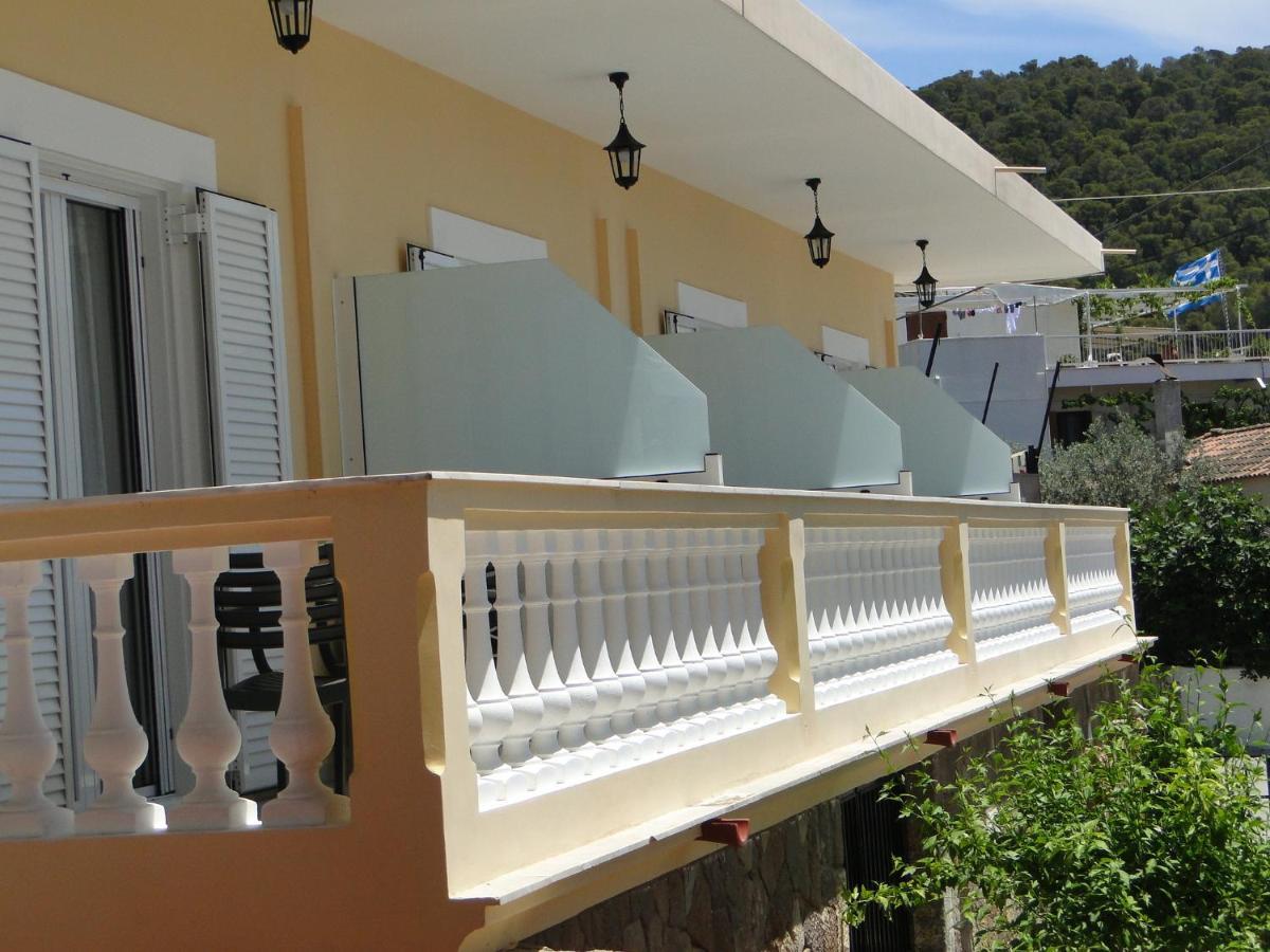 Chrysanthe'S Apartments No2 Poros Town Bagian luar foto