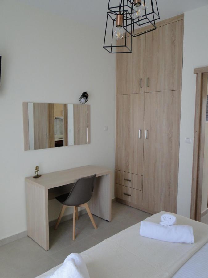Chrysanthe'S Apartments No2 Poros Town Bagian luar foto