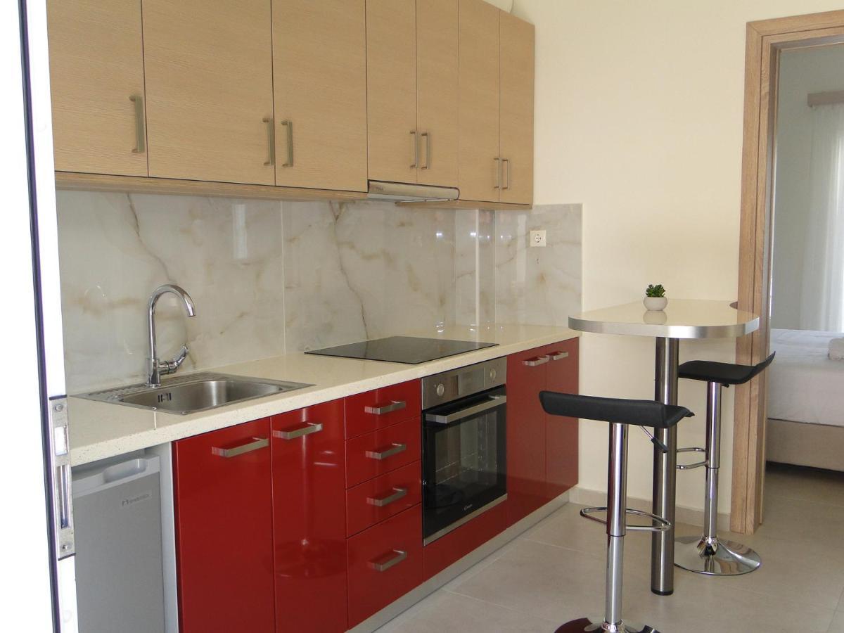 Chrysanthe'S Apartments No2 Poros Town Bagian luar foto