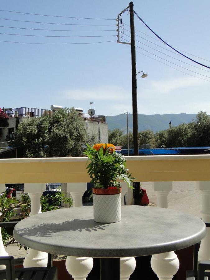 Chrysanthe'S Apartments No2 Poros Town Bagian luar foto