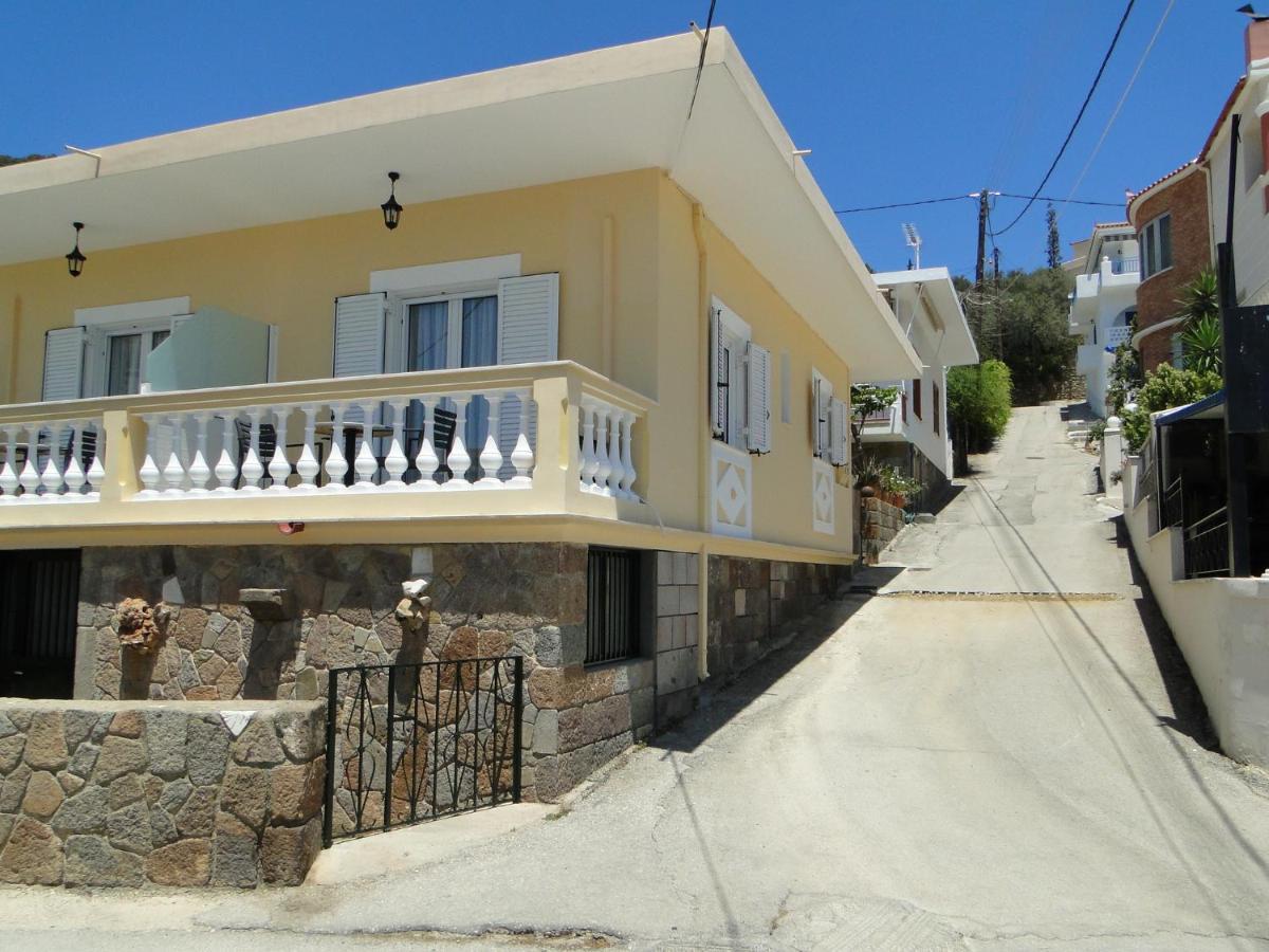 Chrysanthe'S Apartments No2 Poros Town Bagian luar foto
