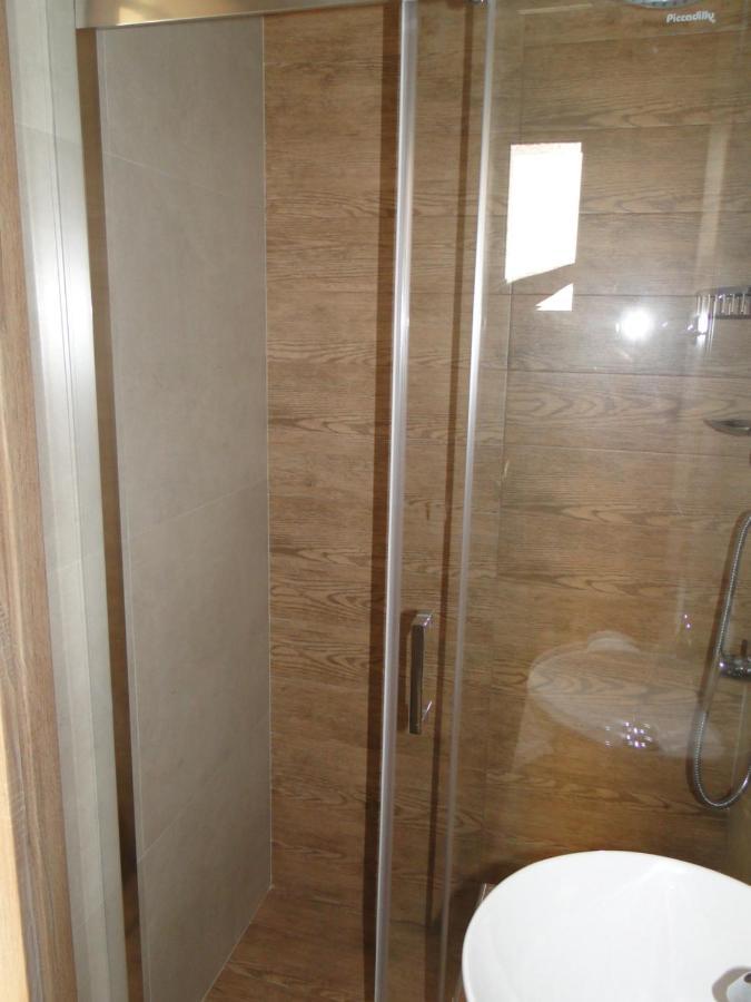 Chrysanthe'S Apartments No2 Poros Town Bagian luar foto