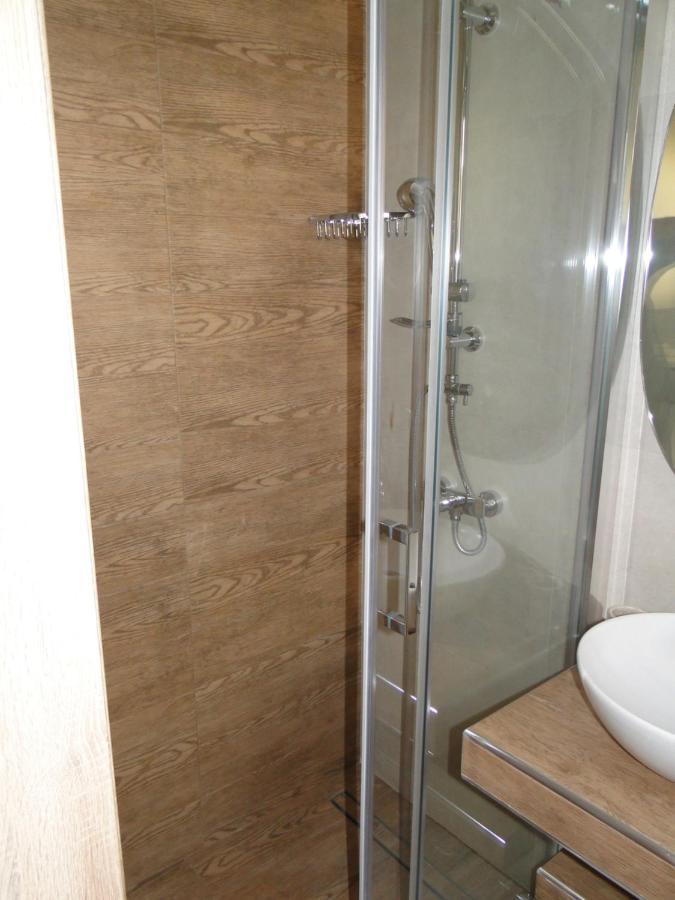 Chrysanthe'S Apartments No2 Poros Town Bagian luar foto